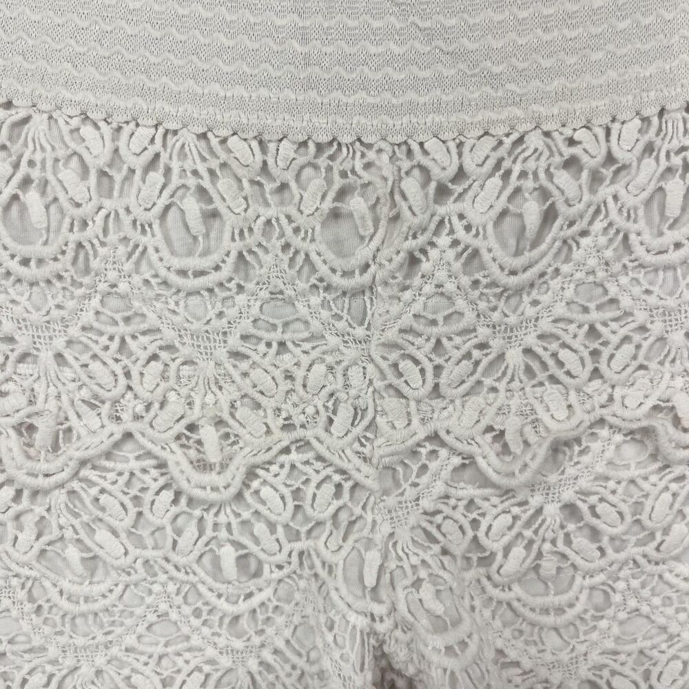 BCBG Girls Shorts Womens Medium White Lace Crochet Boho Festival Scallop Hem - Picture 3 of 14